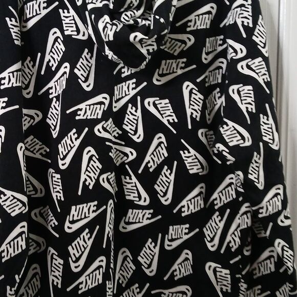 Nike black white logo sweatshirt hoodie  trendy casual  super soft Sz L NWOT - Picture 5 of 6
